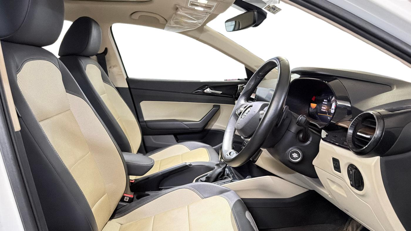 2023 Skoda SLAVIA STYLE 1.0L TSI AT, Petrol, Automatic, 17,785 km, Right Side Front Door Cabin