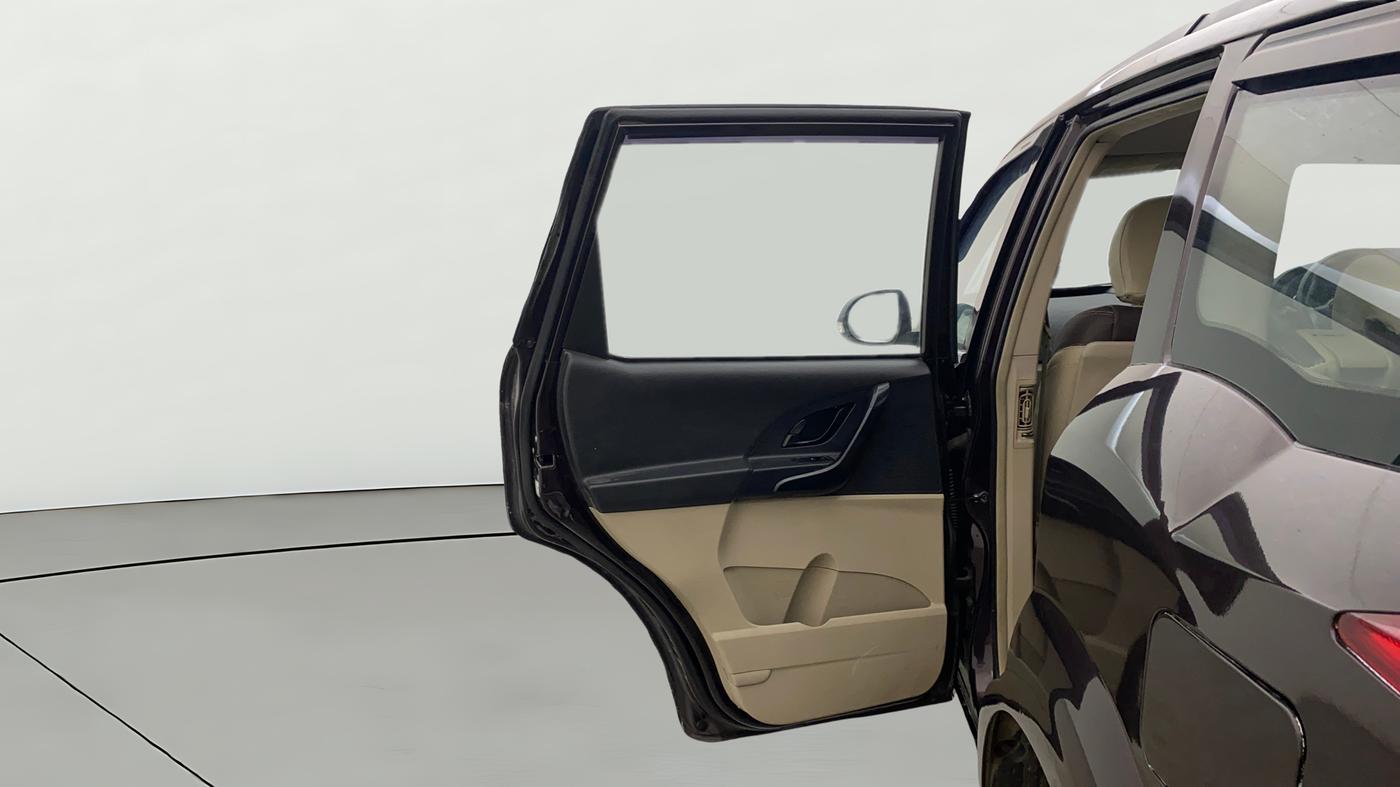 2017 Mahindra XUV500 W4, Diesel, Manual, 99,924 km, LHS Rear Door