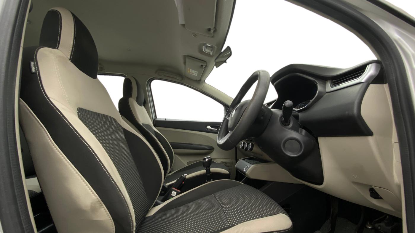 2022 Renault TRIBER RXZ, Petrol, Manual, 53,226 km, Right Side Front Door Cabin