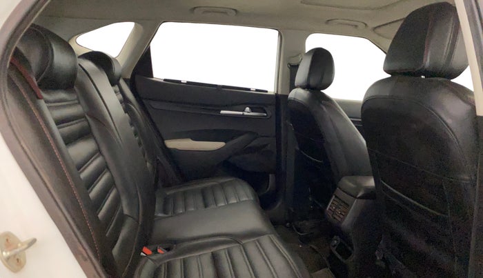 2022 KIA SELTOS HTK PLUS 1.5 IMT, Petrol, Manual, 68,922 km, Right Side Rear Door Cabin