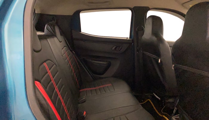 2022 Renault Kwid RXT 1.0 (O), Petrol, Manual, 54,988 km, Right Side Rear Door Cabin