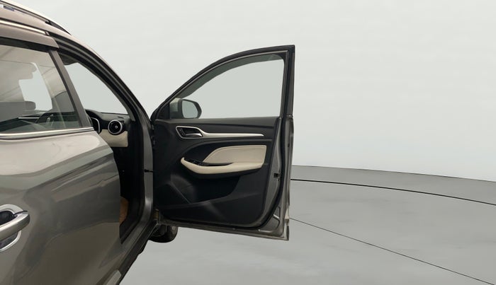 2022 MG ASTOR SAVVY 1.5 CVT, Petrol, Automatic, 90,017 km, RHS Front Door