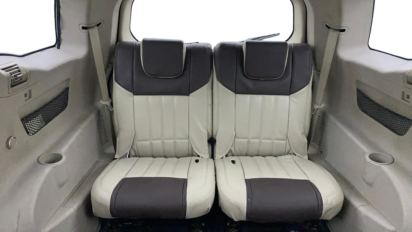 2017 Mahindra XUV500 W4, Diesel, Manual, 99,924 km, Third Seat Row ( optional )