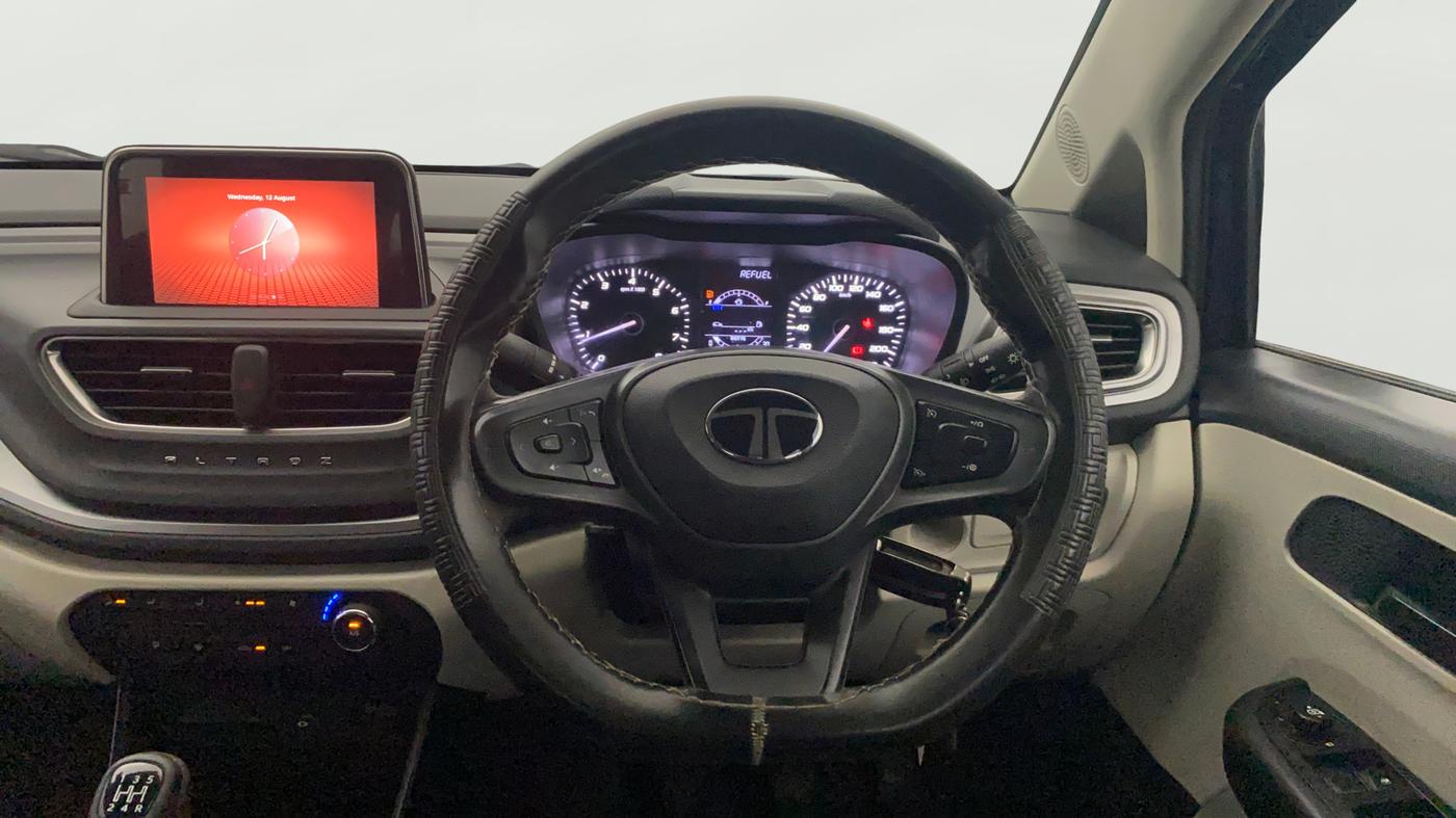 2024 Tata ALTROZ XM PLUS PETROL, Petrol, Manual, 31,608 km, Steering Wheel Close Up