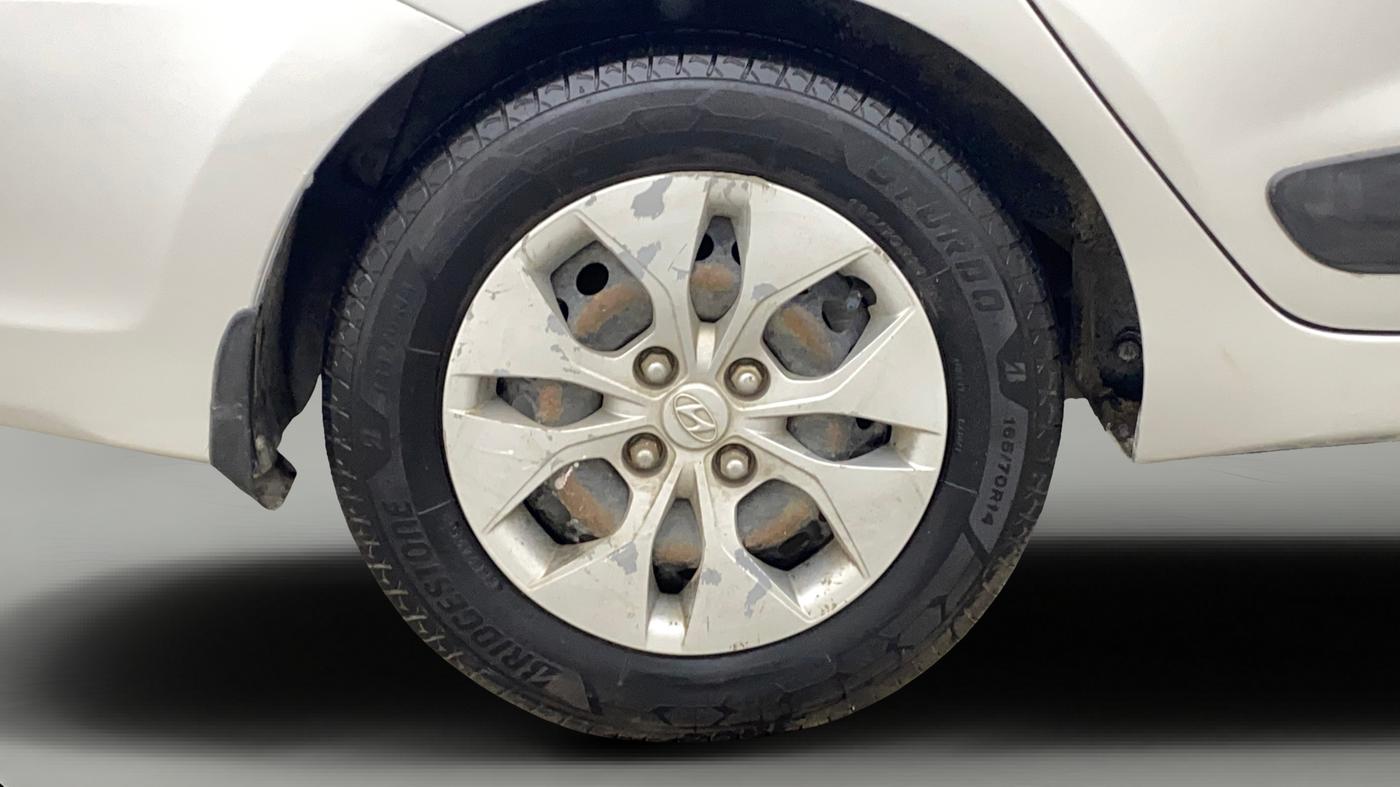 2015 Hyundai Xcent S 1.2, Petrol, Manual, 64,378 km, Right Rear Wheel
