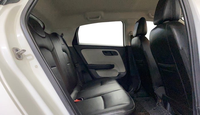2024 Tata ALTROZ XM PLUS CNG, CNG, Manual, 10,647 km, Right Side Rear Door Cabin