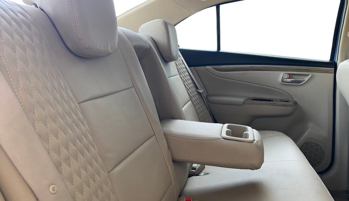 2018 Maruti Ciaz ALPHA  AT 1.5 SHVS PETROL, Petrol, Automatic, 55,077 km, Right Side Rear Door Cabin