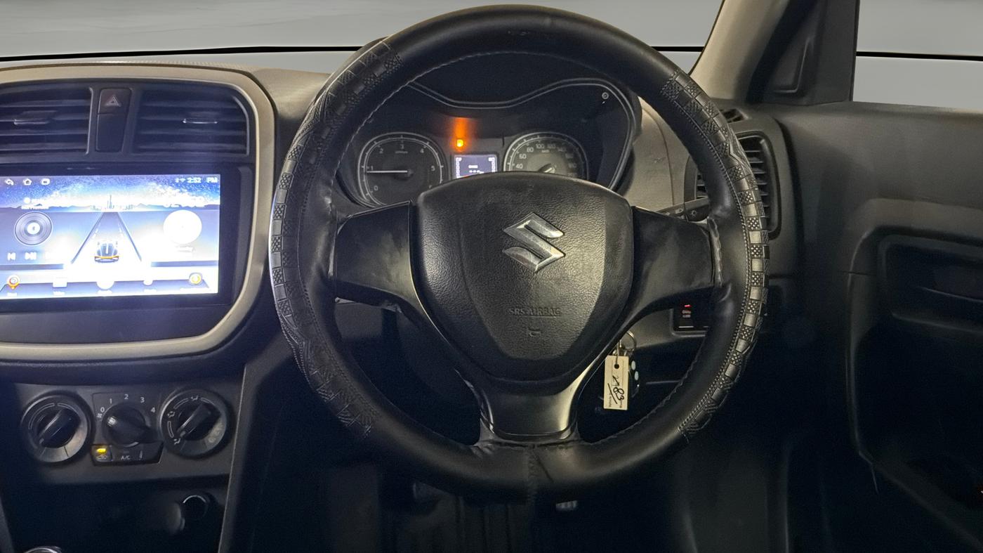 2018 Maruti Vitara Brezza LDI, Diesel, Manual, 1,32,045 km, Steering Wheel Close Up