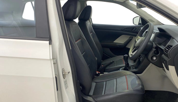 2022 Volkswagen TAIGUN COMFORTLINE 1.0 TSI MT, Petrol, Manual, 41,539 km, Right Side Front Door Cabin