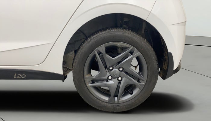 2022 Hyundai NEW I20 SPORTZ 1.2 MT, Petrol, Manual, 24,903 km, Left Rear Wheel