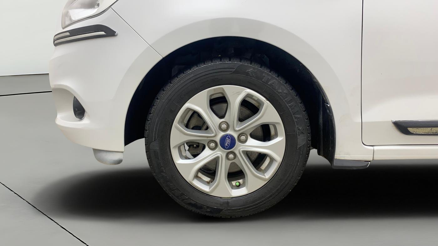 2015 Ford New Figo TITANIUM 1.2 PETROL MT, Petrol, Manual, 75,224 km, Left Front Wheel