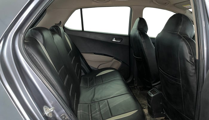 2017 Hyundai Grand i10 SPORTZ 1.2 KAPPA VTVT, CNG, Manual, 35,857 km, Right Side Rear Door Cabin