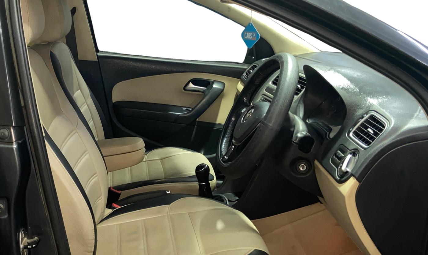 2017 Volkswagen Ameo HIGHLINE PLUS 1.5L 16 ALLOY, Diesel, Manual, 93,656 km, Right Side Front Door Cabin