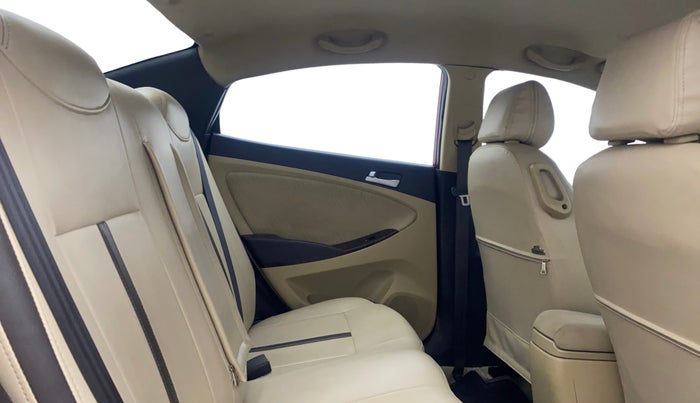 2015 Hyundai Verna FLUIDIC 4S1.6 VTVT SX O, Petrol, Manual, 70,607 km, Right Side Rear Door Cabin