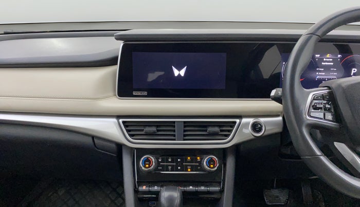 2021 Mahindra XUV700 AX 7 LUXURY P AT 7 STR, Petrol, Automatic, 73,781 km, Air Conditioner