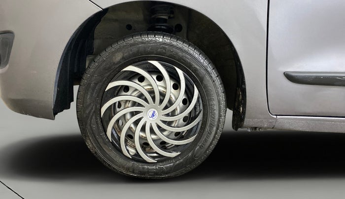 2017 Maruti Wagon R 1.0 LXI, Petrol, Manual, 65,328 km, Left Front Wheel