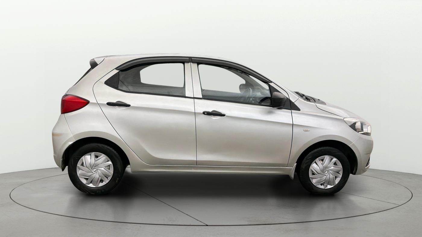 2017 Tata Tiago XM PETROL, Petrol, Manual, 51,253 km, Right Side View
