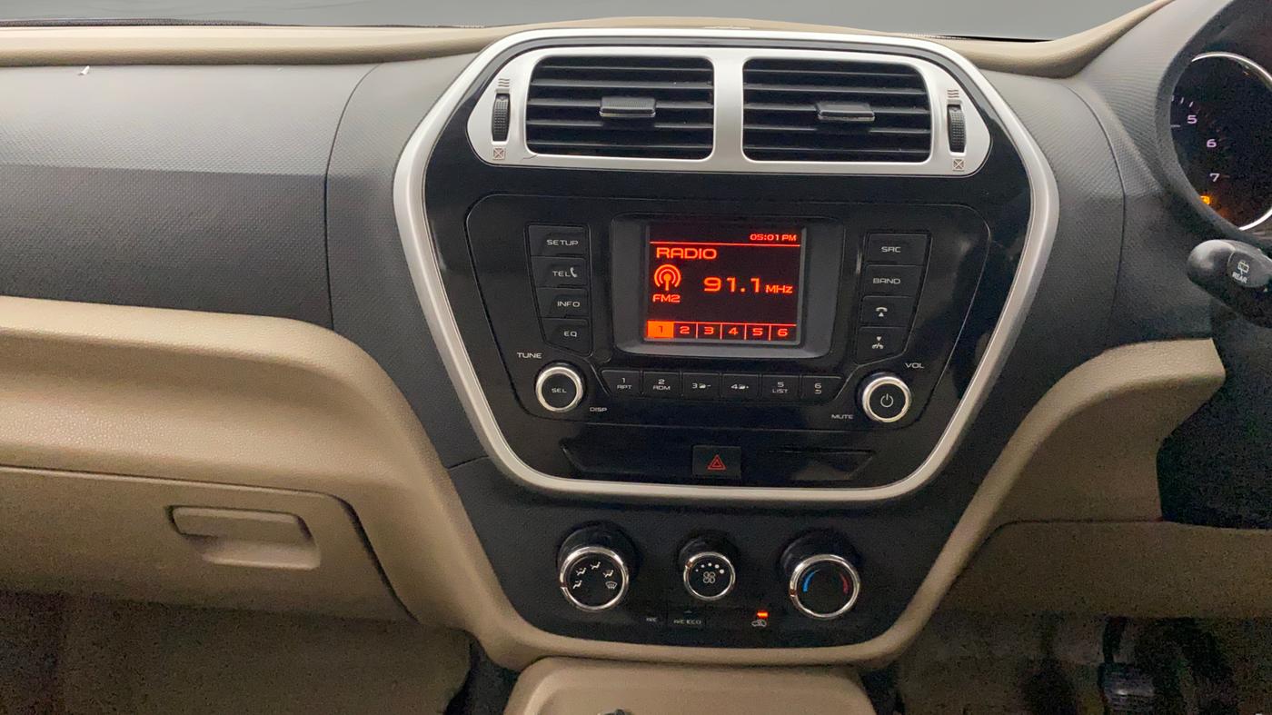 2015 Mahindra TUV300 T8 AMT, Diesel, Automatic, 99,195 km, Air Conditioner