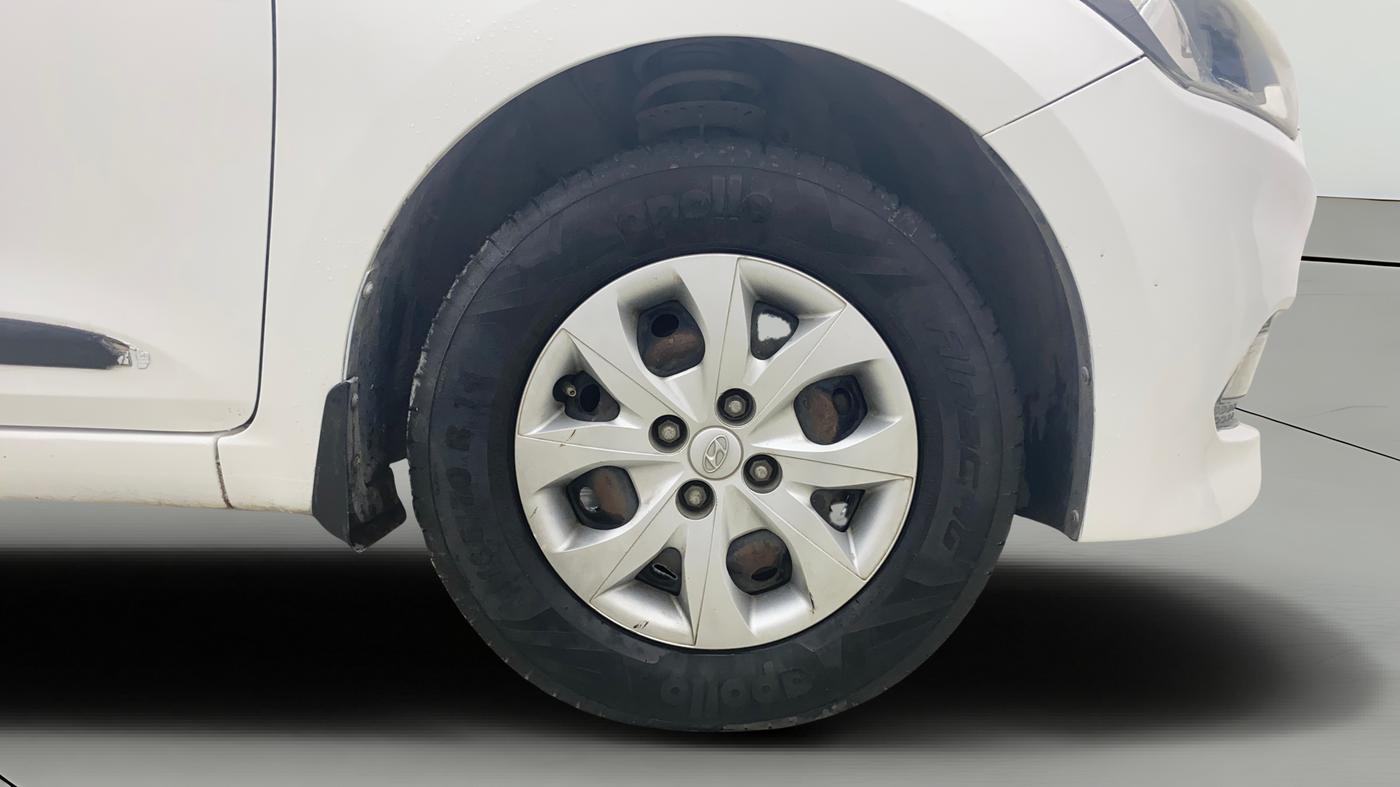 2015 Hyundai Elite i20 SPORTZ 1.2, Petrol, Manual, 67,755 km, Right Front Wheel