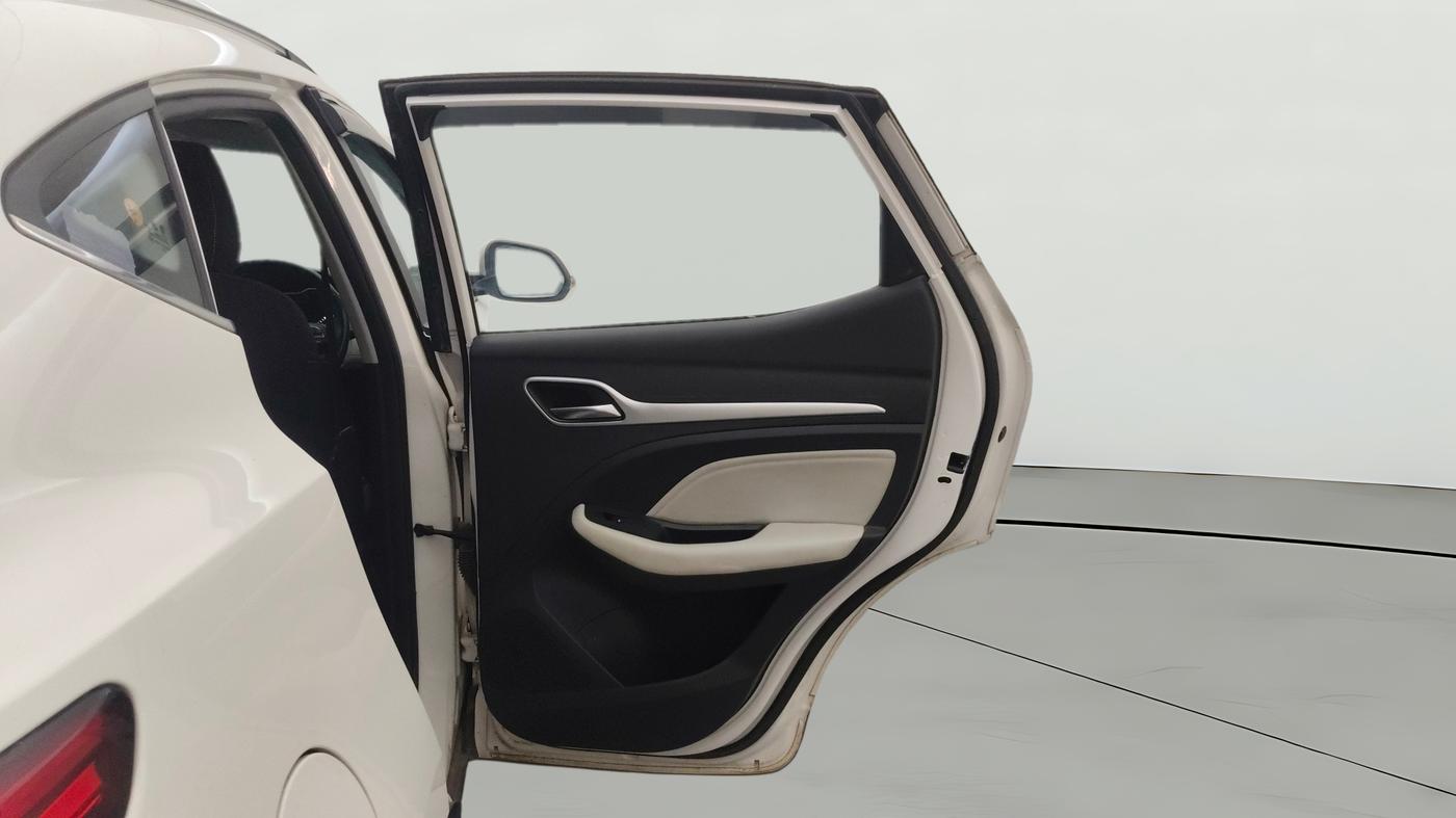2023 MG ASTOR SUPER 1.5 MT, Petrol, Manual, 16,248 km, RHS Rear Door