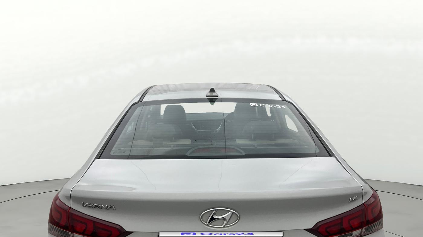 2018 Hyundai Verna 1.6 VTVT SX (O) AT, Petrol, Automatic, 46,247 km, Rear Windshield