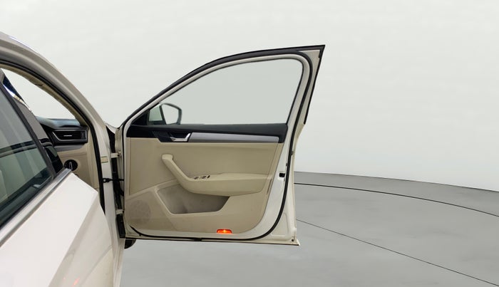 2019 Skoda Superb STYLE 1.8 TSI MT, Petrol, Manual, 50,278 km, RHS Front Door