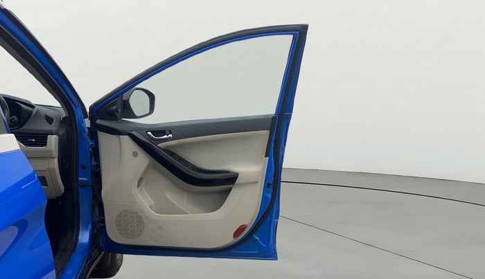 2020 Tata NEXON XZA PLUS (O) DIESEL, Diesel, Automatic, 75,437 km, RHS Front Door