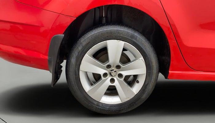 2017 Skoda Rapid 1.5 TDI CR ACTIVE, Diesel, Manual, 1,56,987 km, Right Rear Wheel