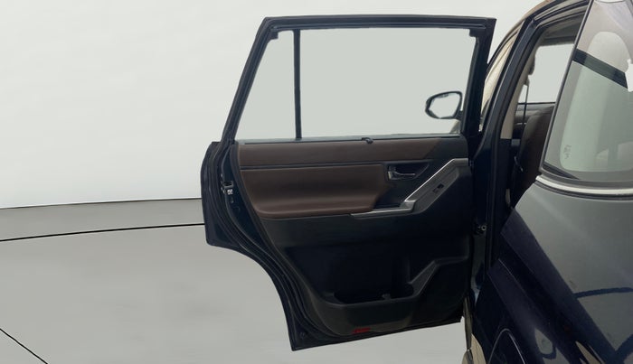 2024 Toyota INNOVA HYCROSS ZX HYBRID 7 STR, Hybrid, Automatic, 31,548 km, LHS Rear Door