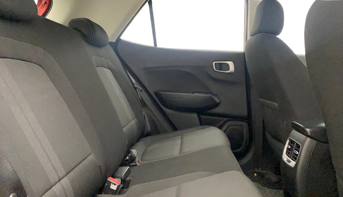 2020 Hyundai VENUE SX 1.0 TURBO, Petrol, Manual, 16,817 km, Right Side Rear Door Cabin