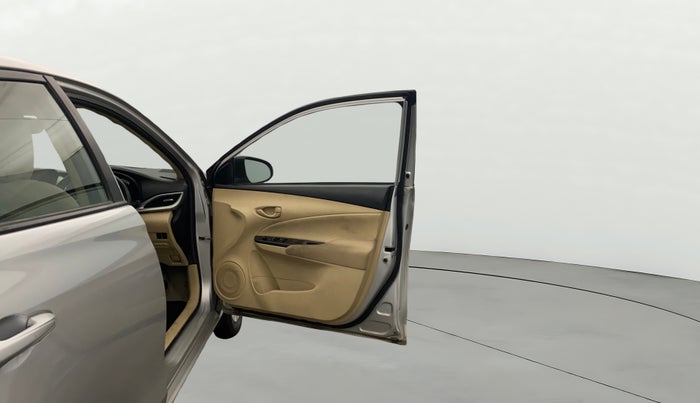 2020 Toyota YARIS J MT, Petrol, Manual, 33,227 km, RHS Front Door