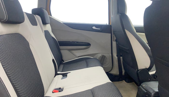 2019 Renault TRIBER RXZ, Petrol, Manual, 30,532 km, Right Side Rear Door Cabin