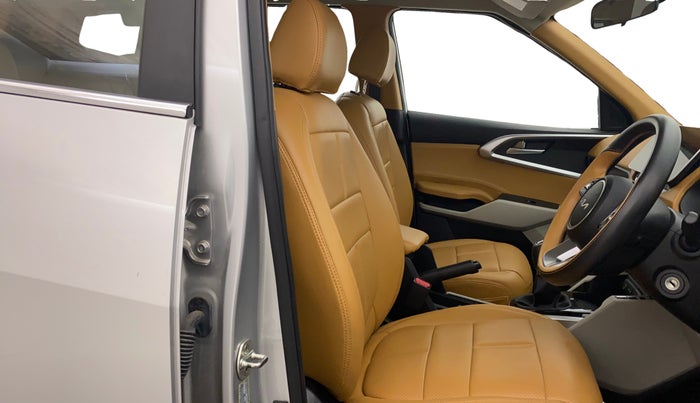 2022 KIA CARENS PRESTIGE 1.4 PETROL 7 STR, Petrol, Manual, 14,137 km, Right Side Front Door Cabin