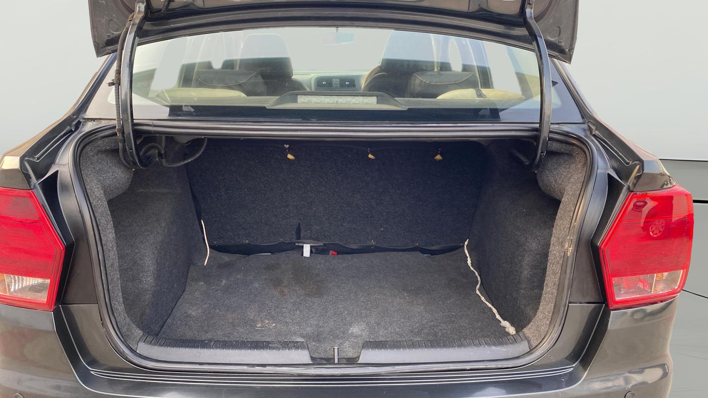 2018 Volkswagen Ameo COMFORTLINE 1.0L, Petrol, Manual, 85,169 km, Boot Open Zoomed View