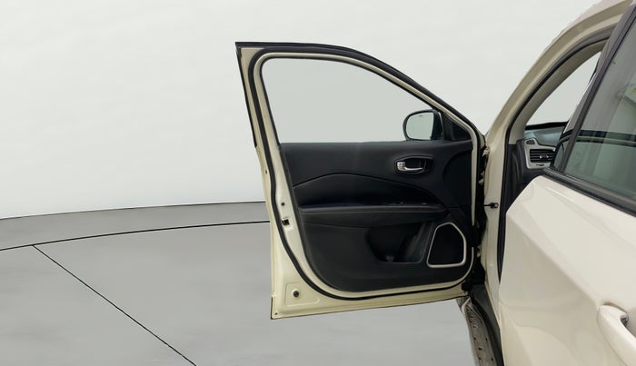 2018 Jeep Compass SPORT 2.0 DIESEL, Diesel, Manual, 1,00,566 km, LHS Front Door