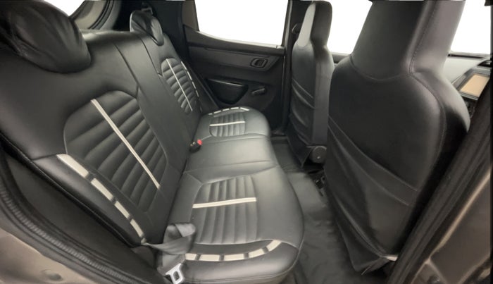 2017 Renault Kwid RXT 1.0 AMT (O), Petrol, Automatic, 49,444 km, Right Side Rear Door Cabin