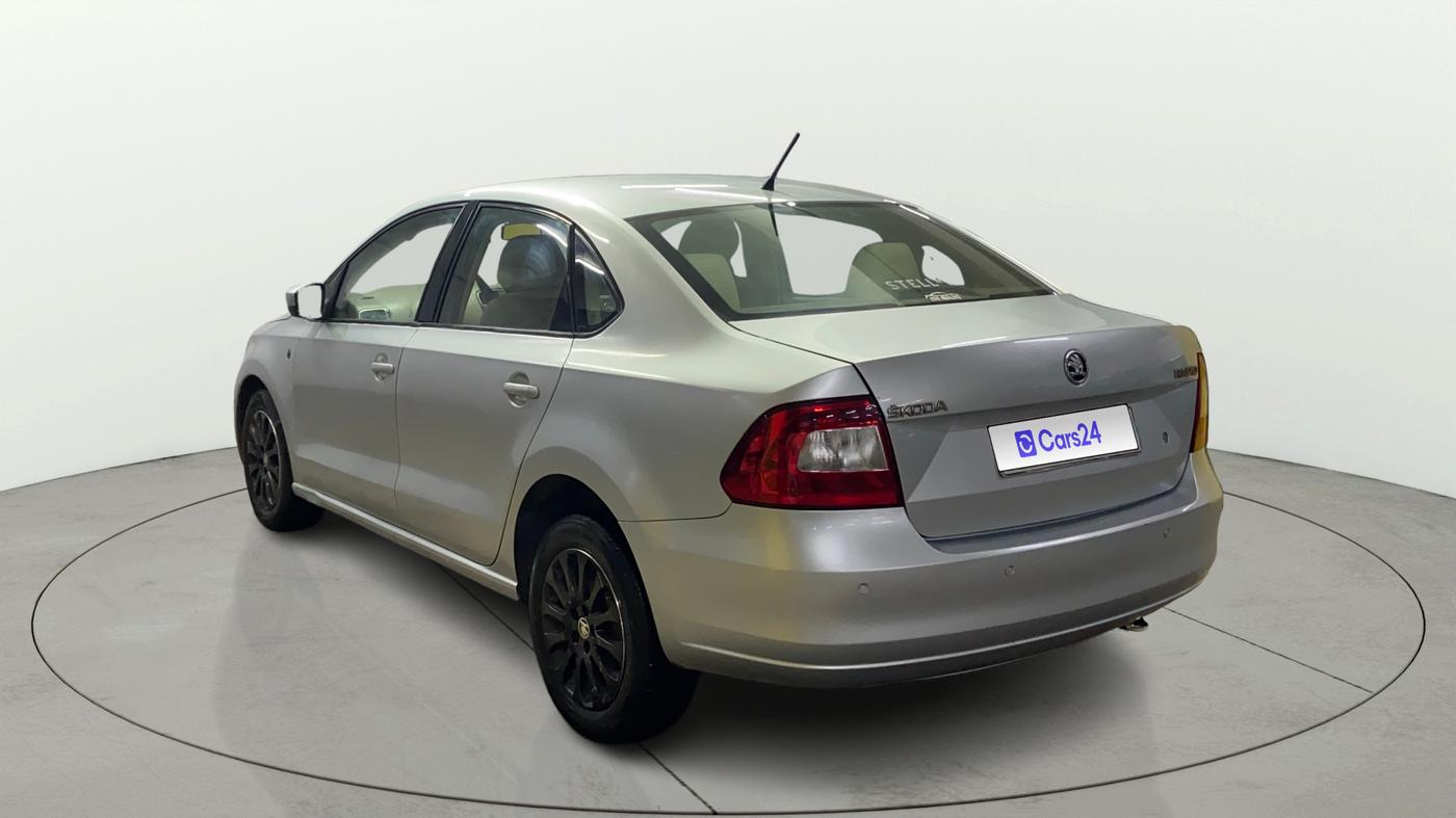 2015 Skoda Rapid 1.5 TDI CR AMBITION PLUS, Diesel, Manual, 1,28,008 km, Left Back Diagonal