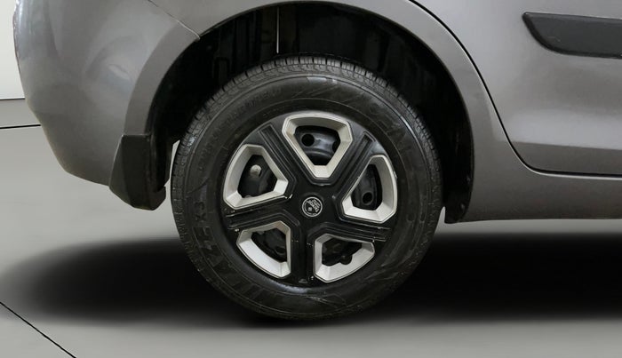 2014 Maruti Swift Dzire VXI, Petrol, Manual, 72,940 km, Right Rear Wheel