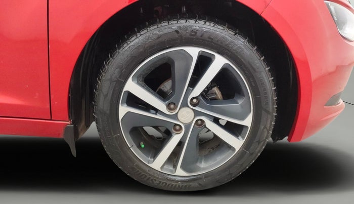 2020 Tata ALTROZ XZ PETROL, Petrol, Manual, 41,584 km, Right Front Wheel