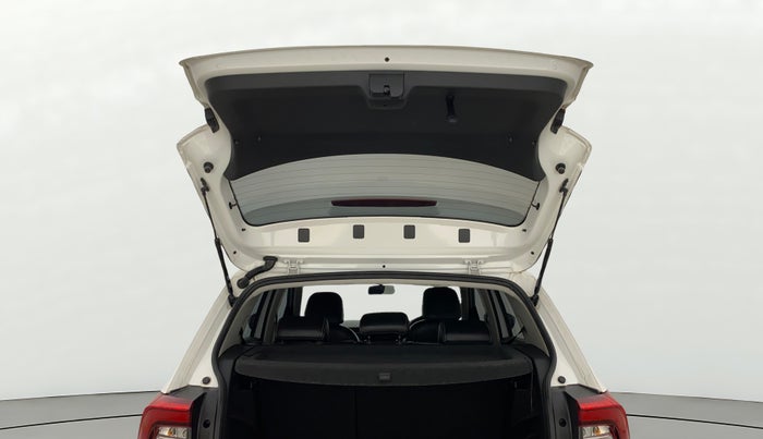2023 Skoda KUSHAQ AMBITION 1.5 TSI MT, Petrol, Manual, 22,617 km, Boot Door Open