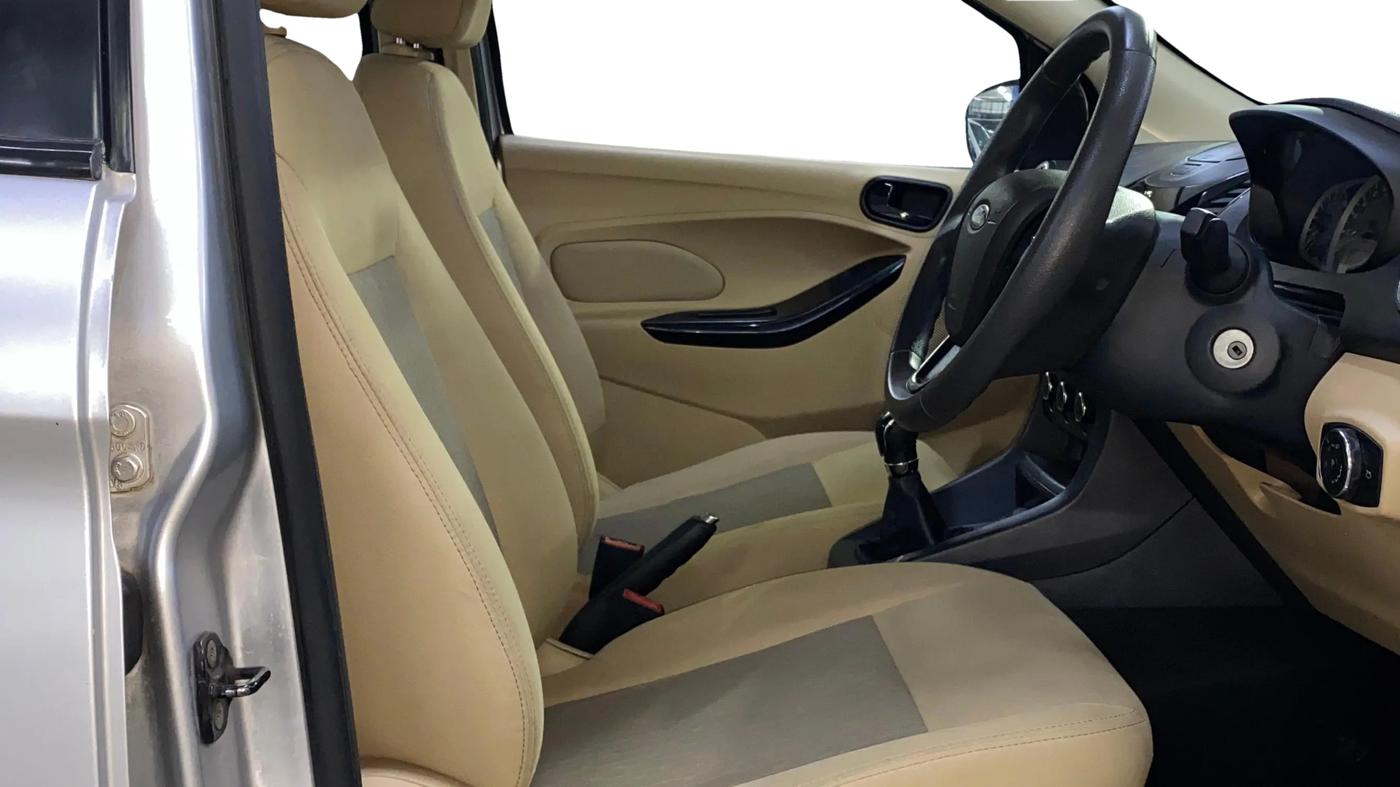 2015 Ford Figo Aspire TREND 1.2 PETROL, Petrol, Manual, 31,380 km, Right Side Front Door Cabin