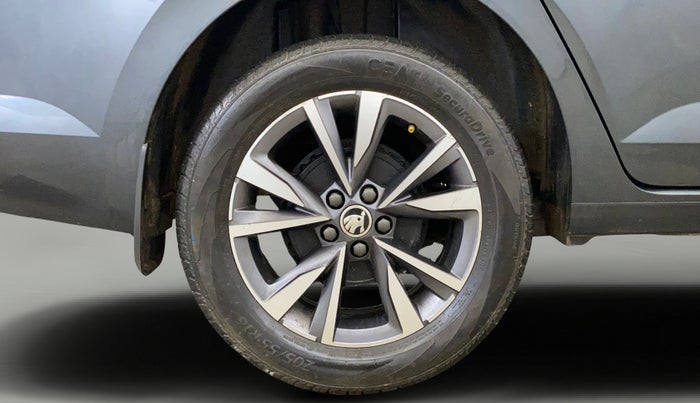 2023 Skoda SLAVIA STYLE 1.0L TSI AT, Petrol, Automatic, 48,589 km, Right Rear Wheel