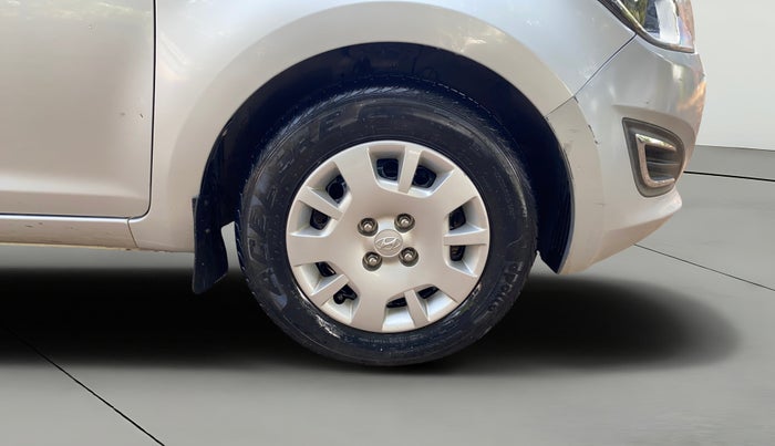 2013 Hyundai i20 MAGNA (O) 1.2, Petrol, Manual, 44,337 km, Right Front Wheel