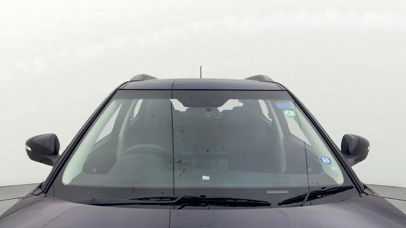 2024 Mahindra XUV 3XO AX5 1.2 L TCMPFI AT, Petrol, Automatic, 5,670 km, Front Windshield