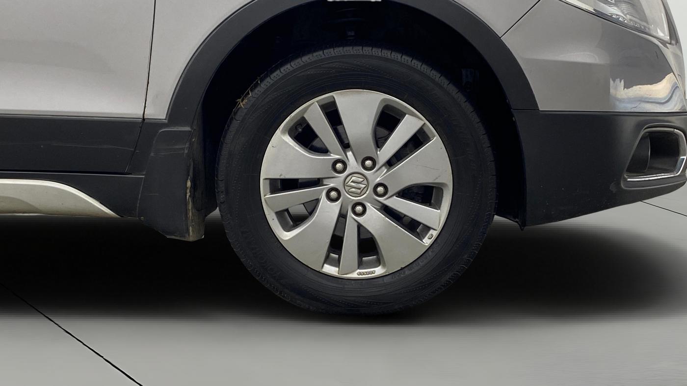 2015 Maruti S Cross ALPHA 1.6, Diesel, Manual, 67,120 km, Right Front Wheel