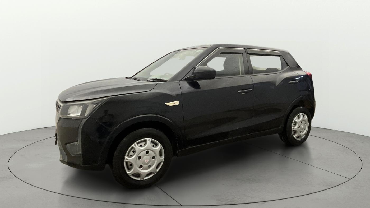2021 Mahindra XUV300 W4 1.2 PETROL, Petrol, Manual, 63,929 km, Left Front Diagonal