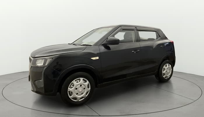 2021 Mahindra XUV300 W4 1.2 PETROL, Petrol, Manual, 63,929 km, Left Front Diagonal