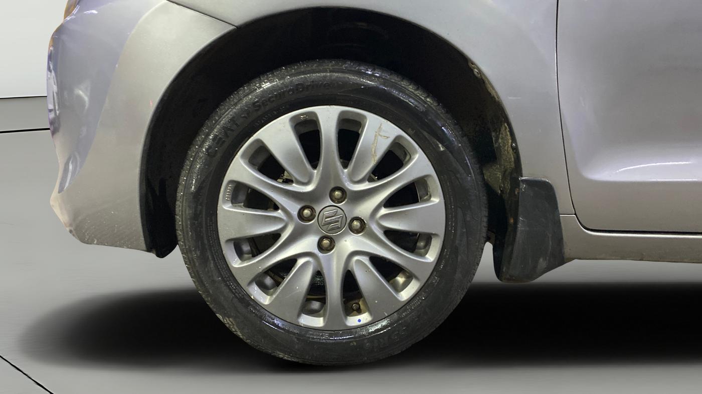 2016 Maruti Baleno ALPHA DIESEL 1.3, Diesel, Manual, 1,01,632 km, Left Front Wheel