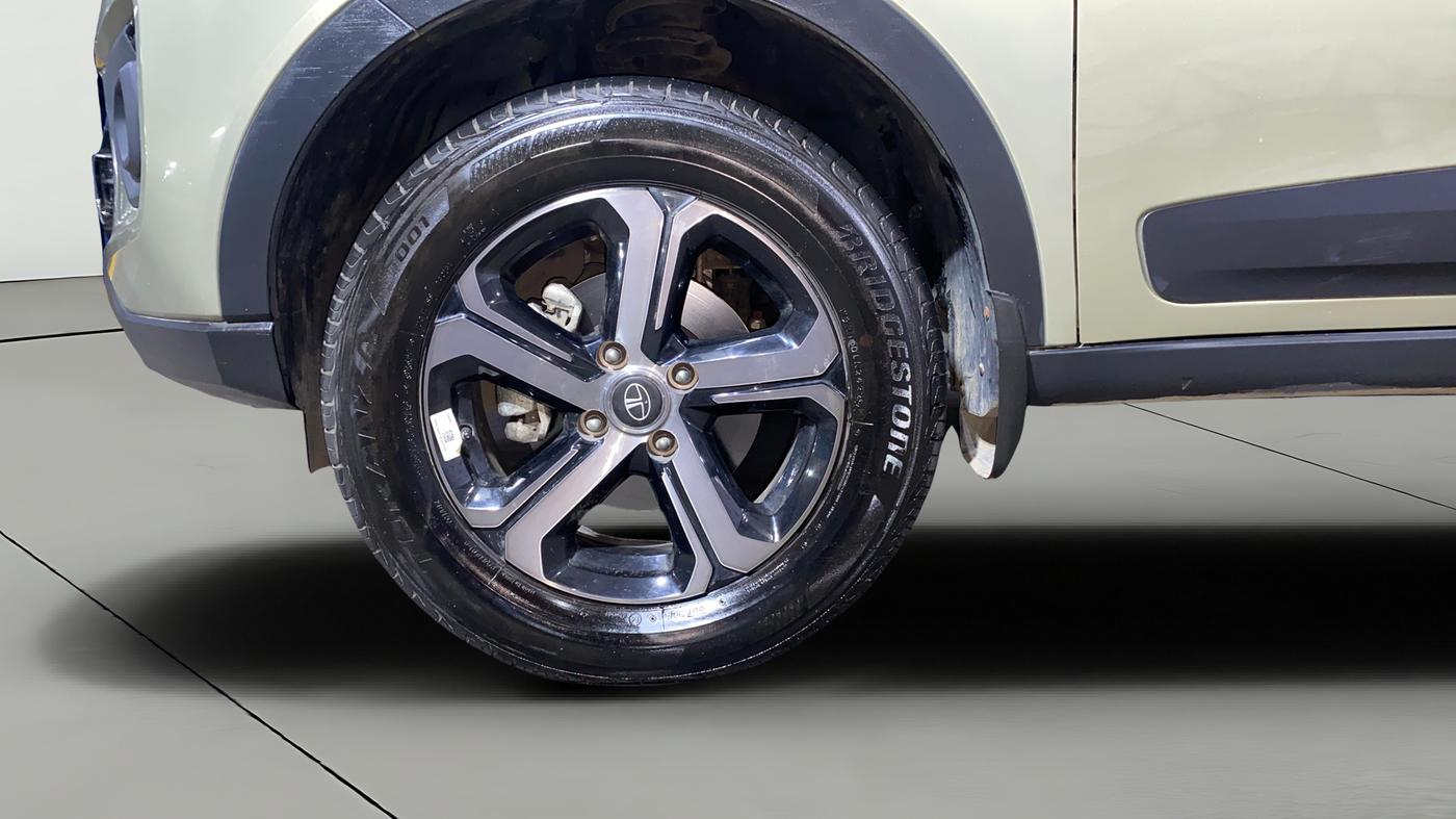 2022 Tata NEXON XZA PLUS (PREMIUM) KAZIRANGA PETROL, Petrol, Automatic, 7,002 km, Left Front Wheel