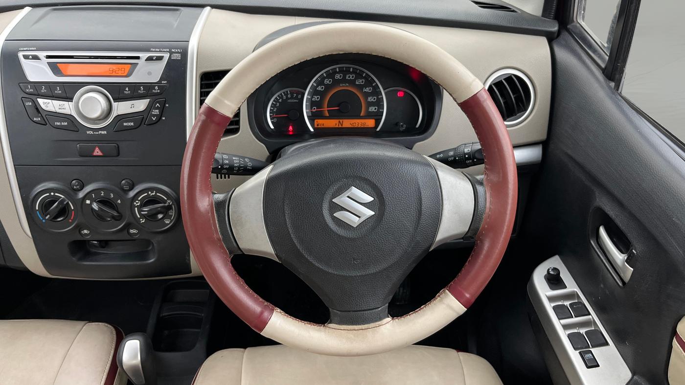 2015 Maruti Wagon R 1.0 VXI AMT, Petrol, Automatic, 40,336 km, Steering Wheel Close Up